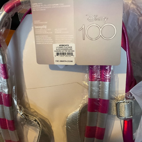 LOUNGEFLY COSPLAY   100th ANNAVERSARY  LIMITED EDITION  CHERSHIRE CAT - Picture 4 of 7